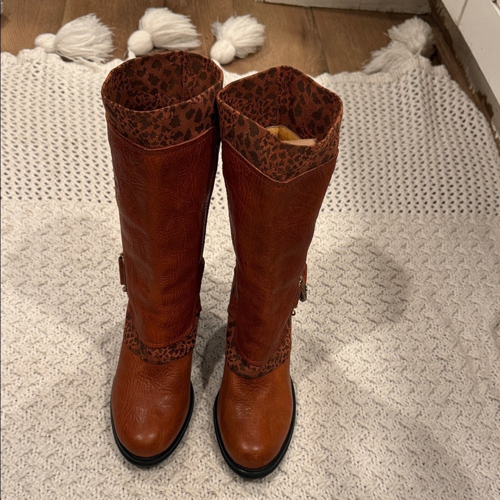 SKAP WOMENS 7/5  Leather Knee-High Boots